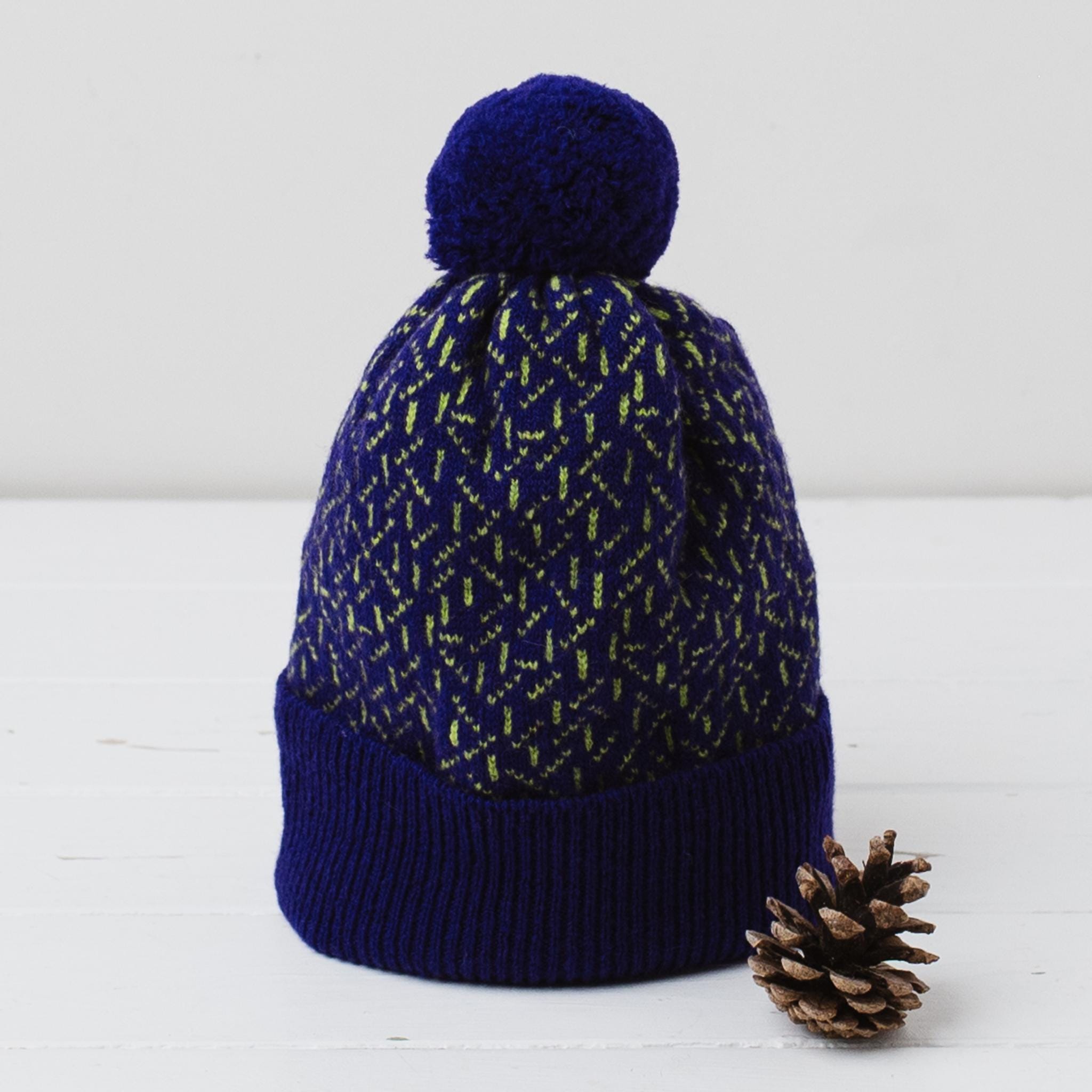 Scatter pom pom hat - nightfall and lime