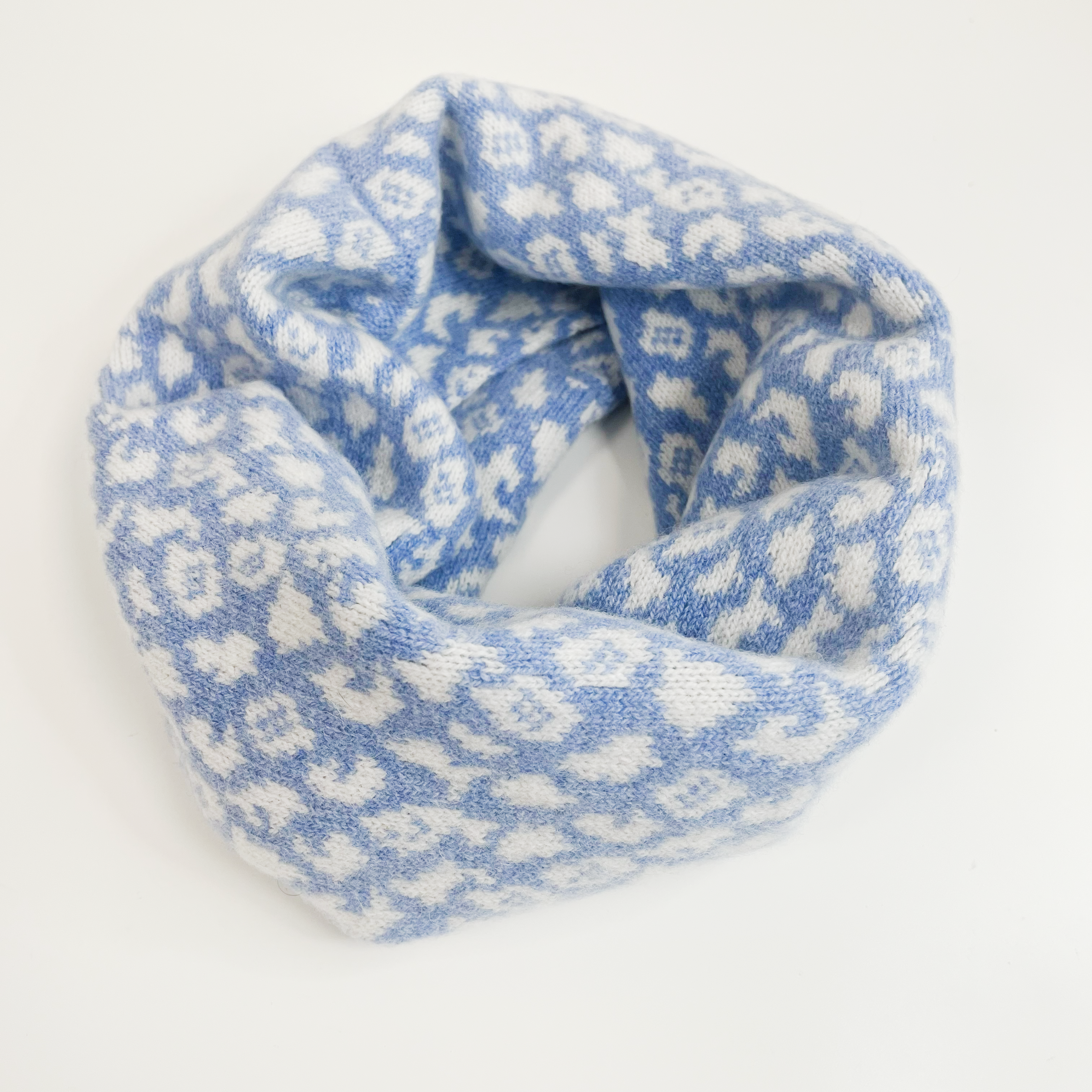 SAMPLE leopard cowl - glacier and white