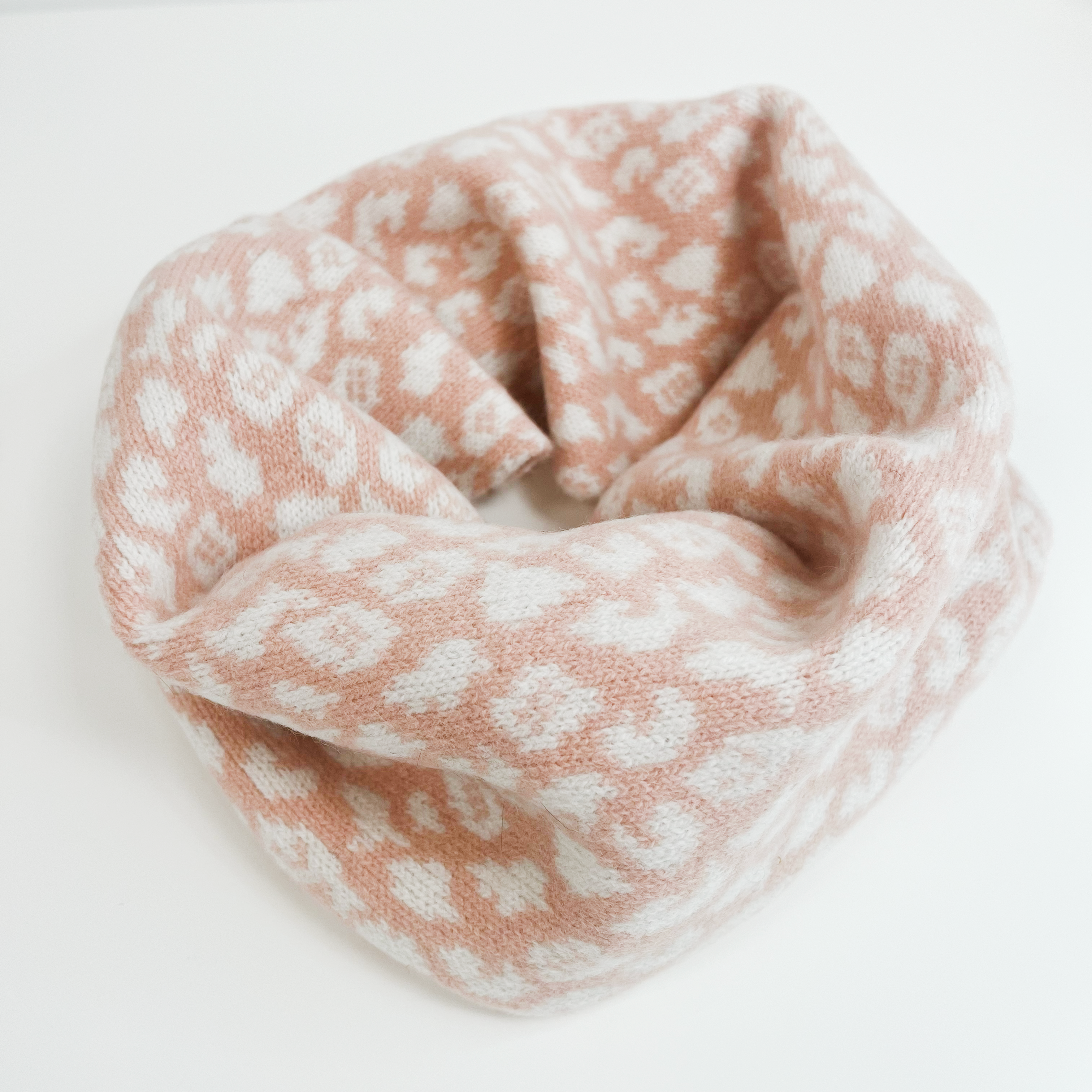 SAMPLE leopard cowl - popsicle and white