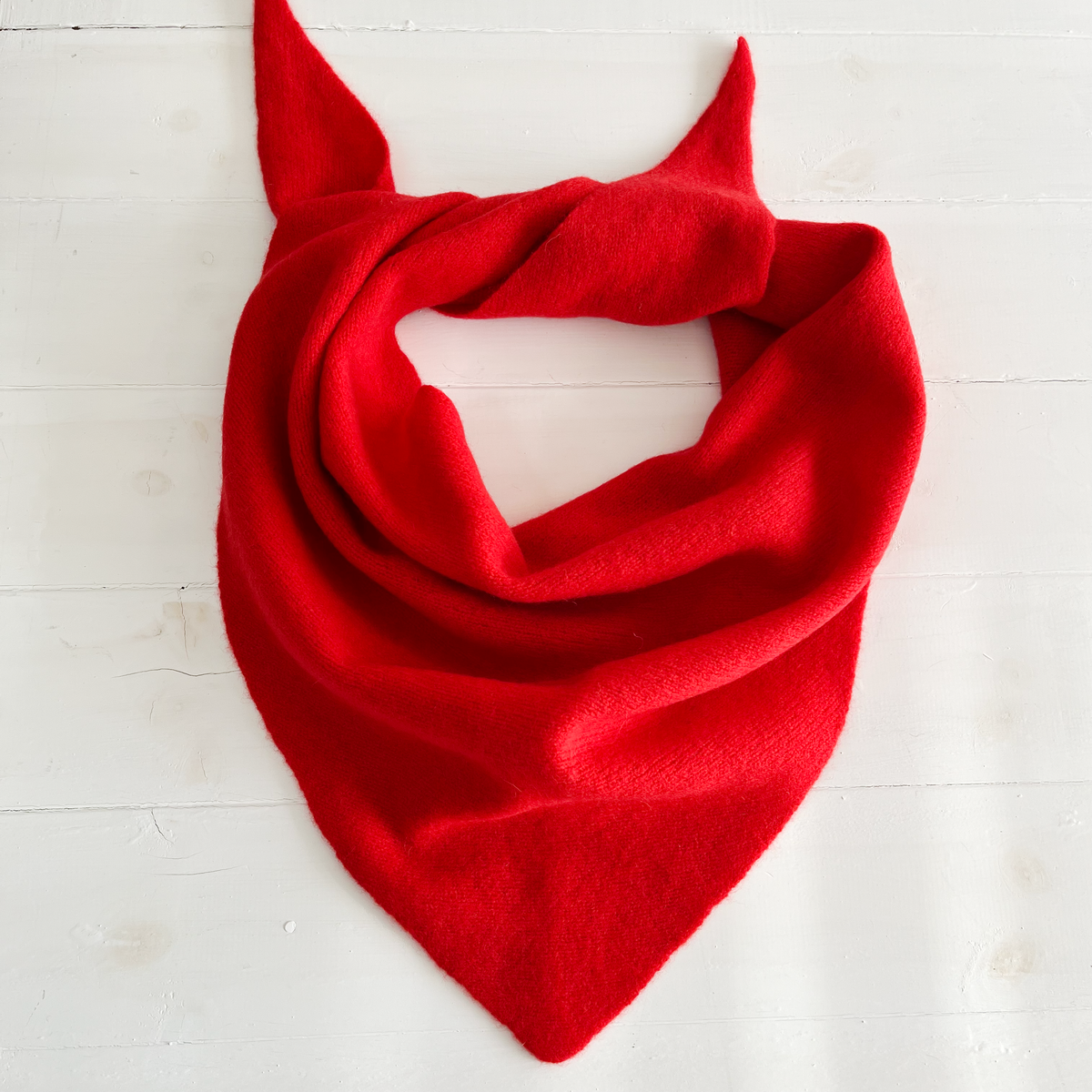 SAMPLE Triangle scarf - red