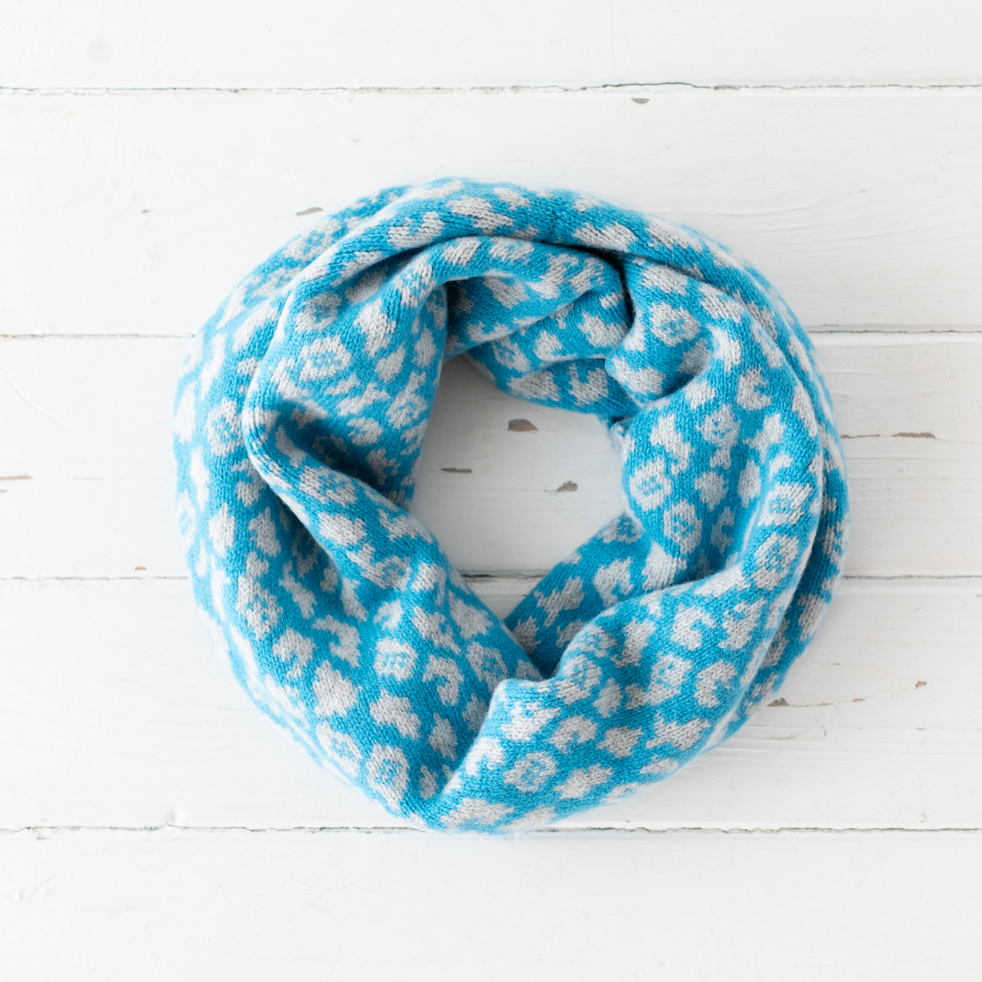Leopard cowl - turquoise and zinc