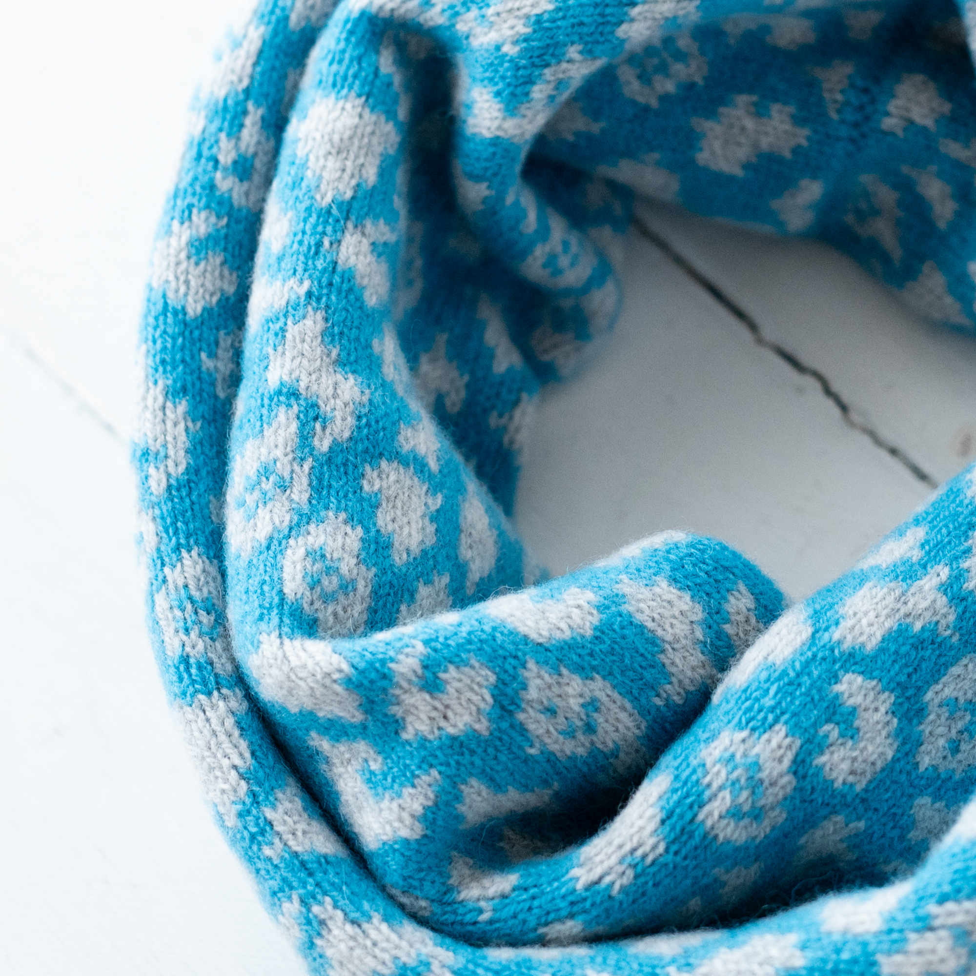 Leopard cowl - turquoise and zinc