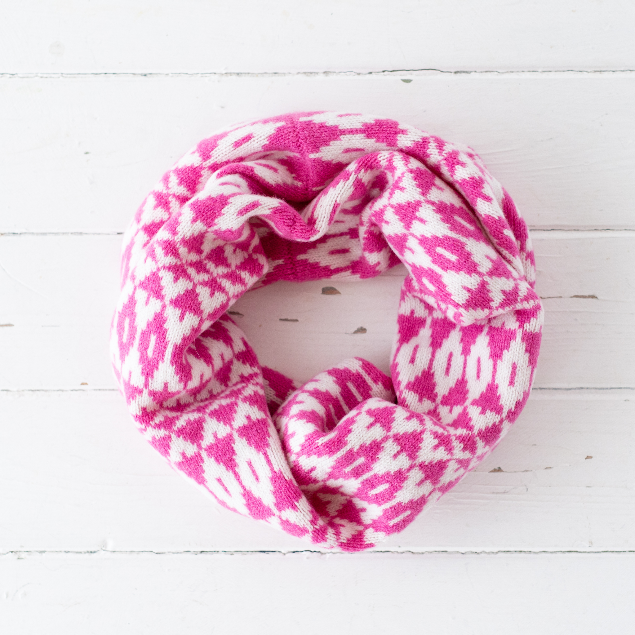 Mirror cowl - bubblegum pink and white (PRE-ORDER)