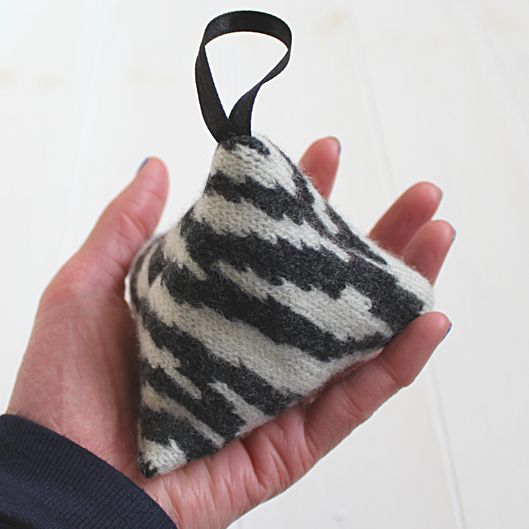 Zebra lavender bag - monochrome