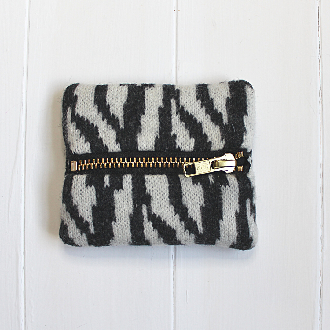 Mini zip pouch - zebra