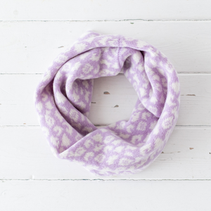 Leopard cowl - lilac and white