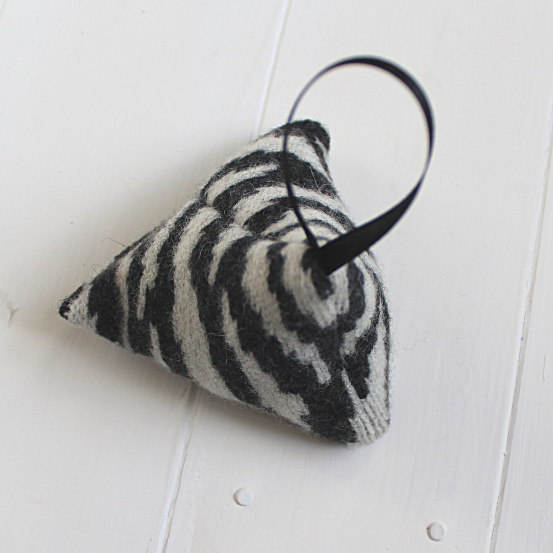 Zebra lavender bag - monochrome