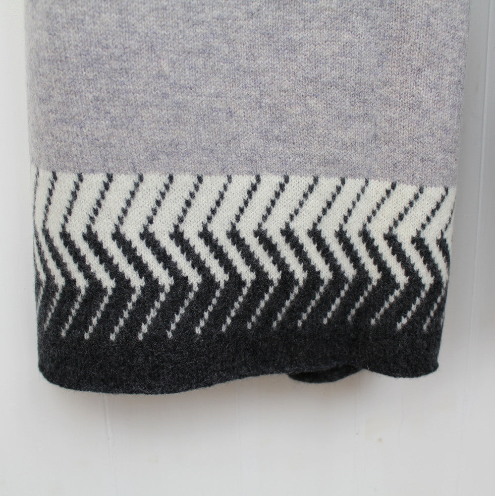 Chevron knitted wrap - monochrome