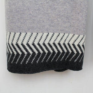 Chevron knitted wrap - monochrome