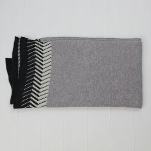 Chevron knitted wrap - monochrome