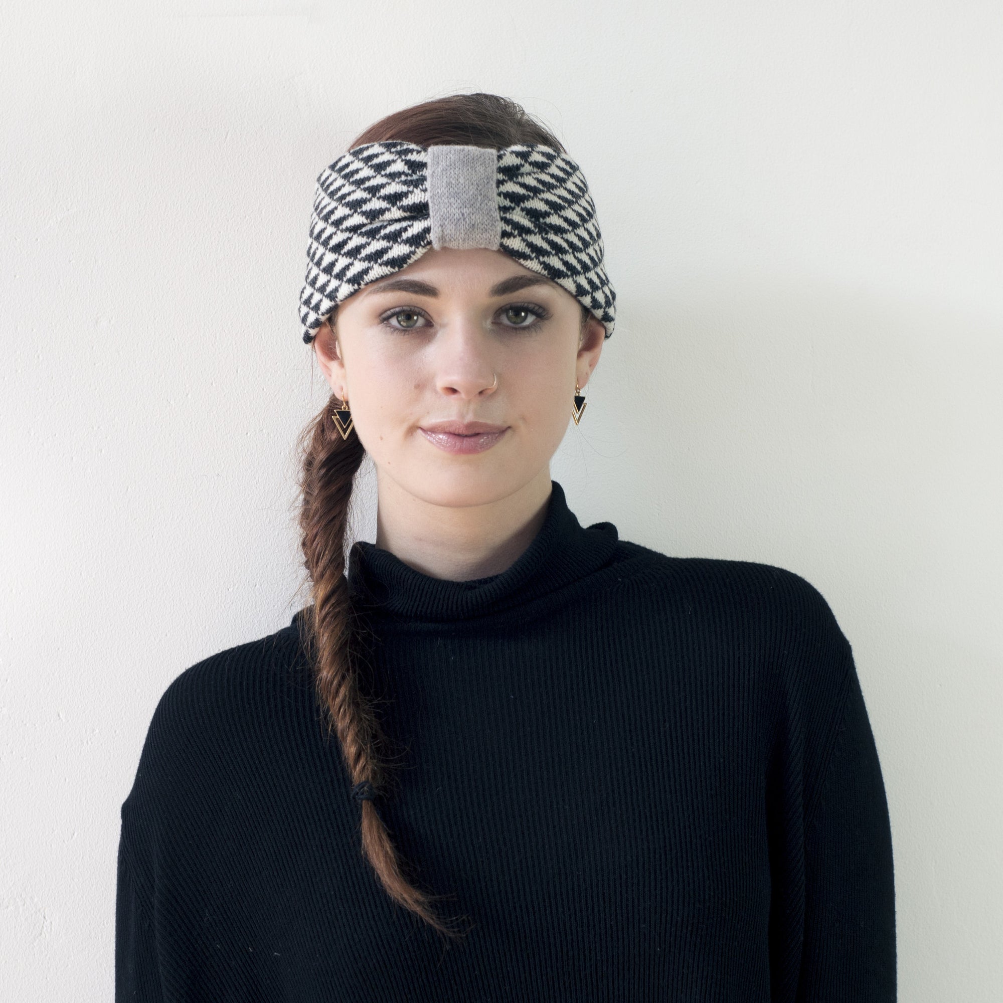 Triangle knitted headband - monochrome (MADE TO ORDER)