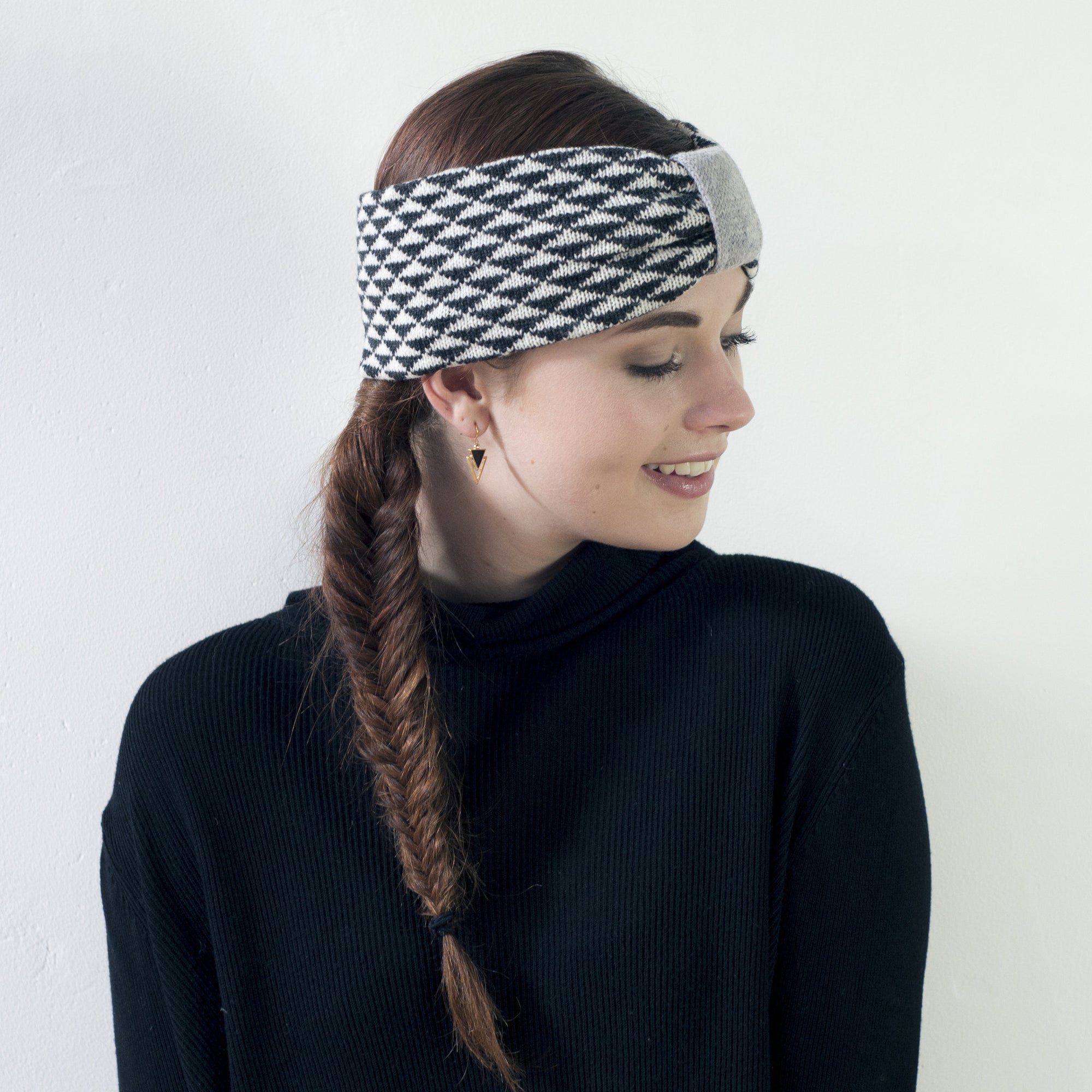 Triangle knitted headband - monochrome (MADE TO ORDER)
