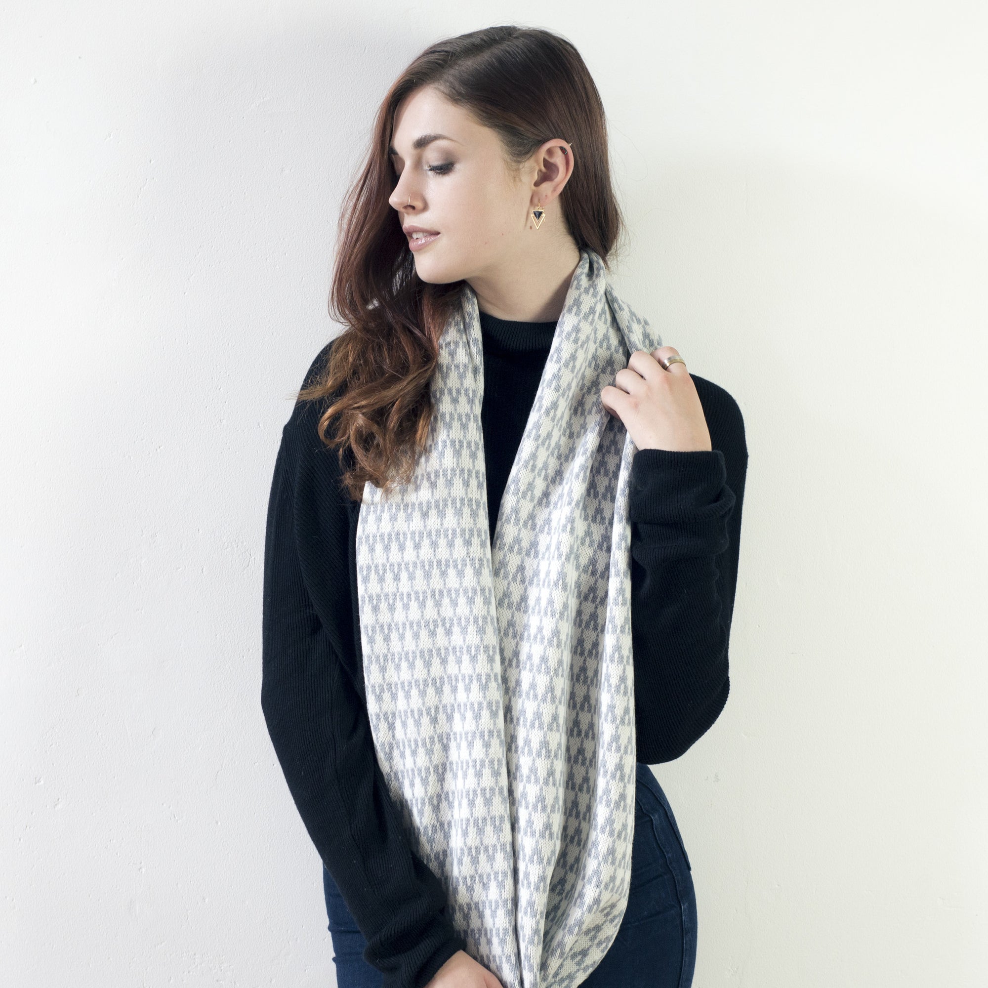 Arrow circle scarf - seal and white (MADE TO ORDER)