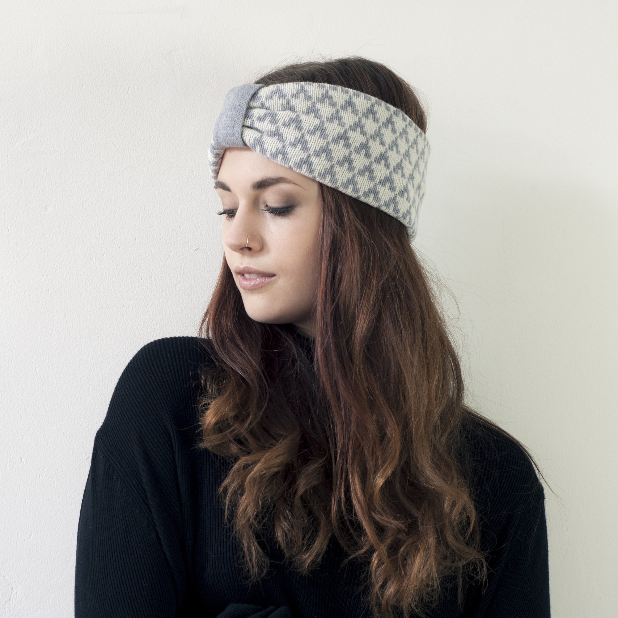 Arrow knitted headband - seal and white (MADE TO ORDER)