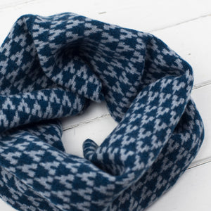 Arrow snood / cowl - diesel / seal