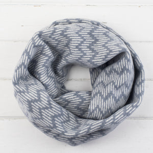 Zig zag circle scarf - seal and white