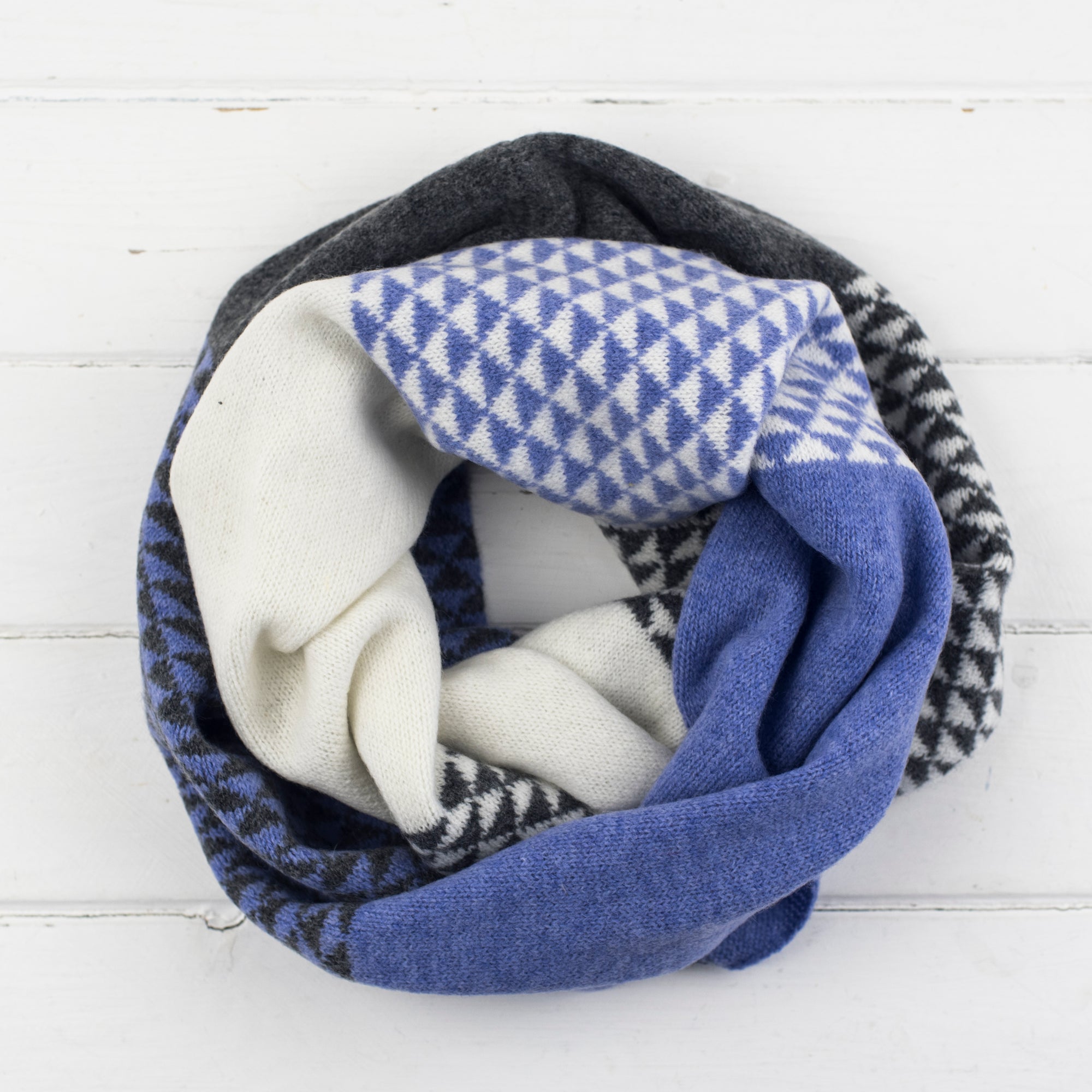 Triangle circle scarf - lilac/white/cliff (MADE TO ORDER)