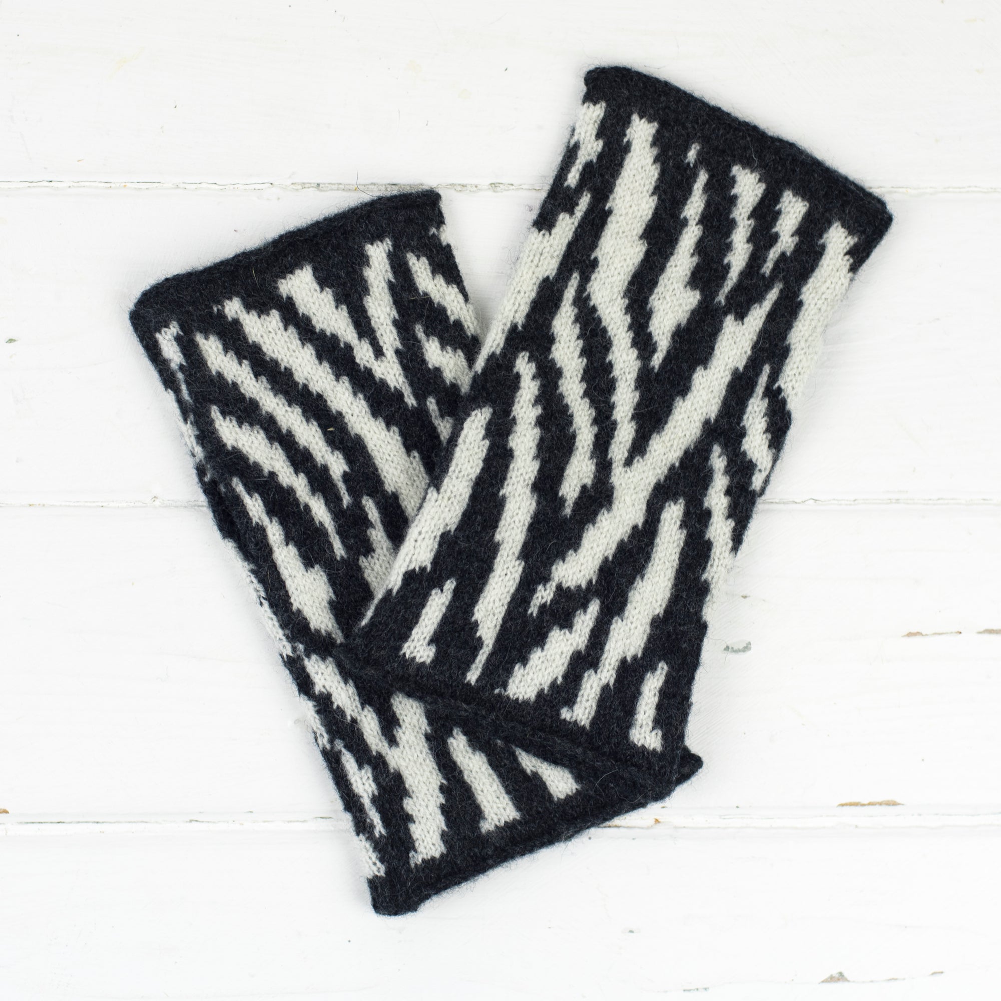 Zebra wristwarmers (MADE TO ORDER)