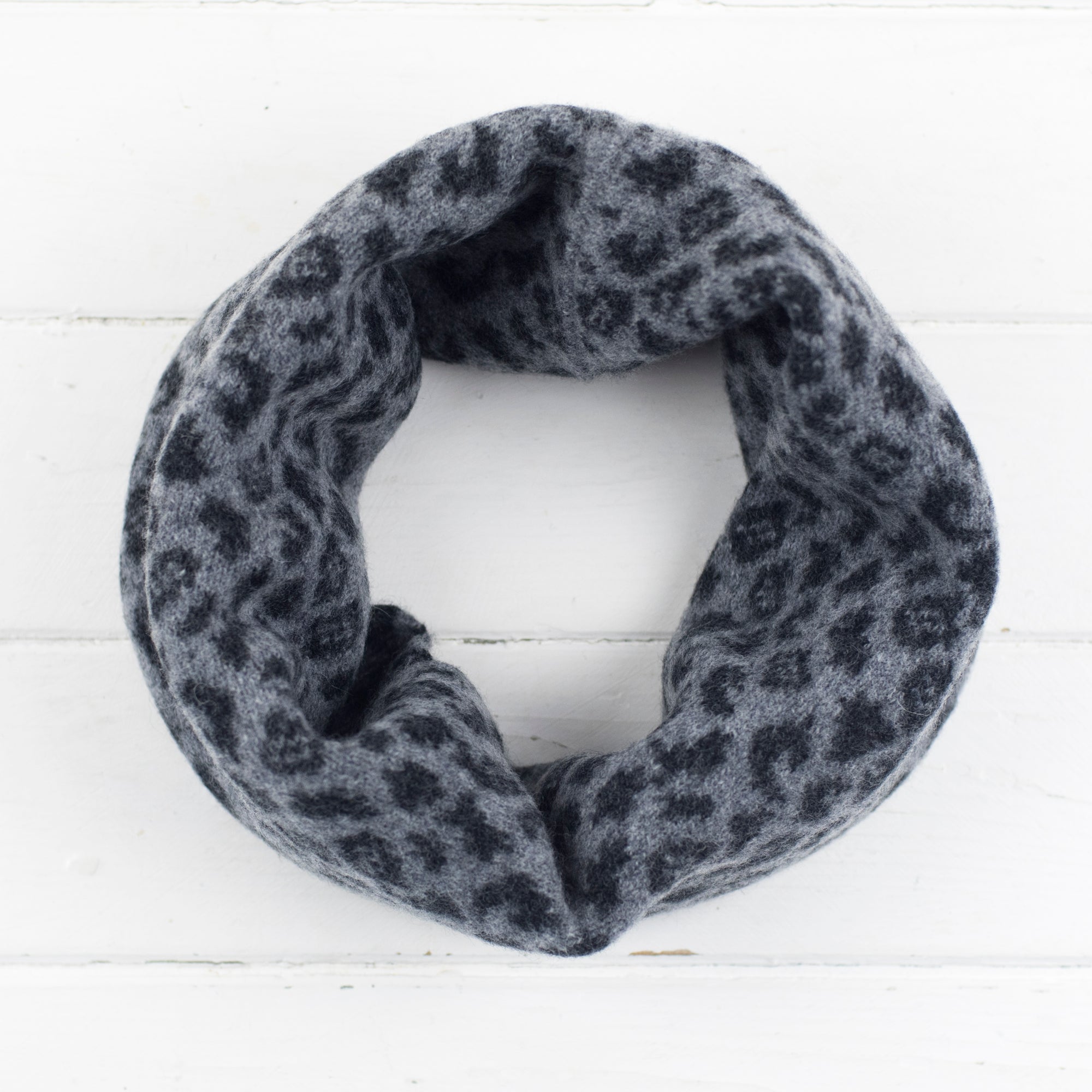 Leopard snood / cowl - grey