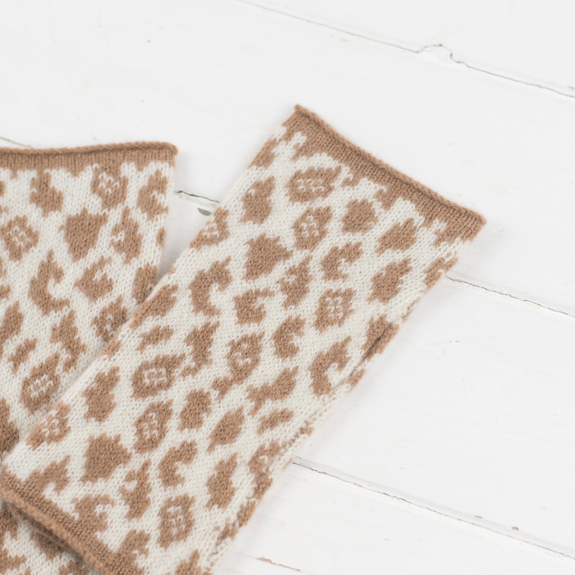 Leopard wristwarmers - cream (MADE TO ORDER)