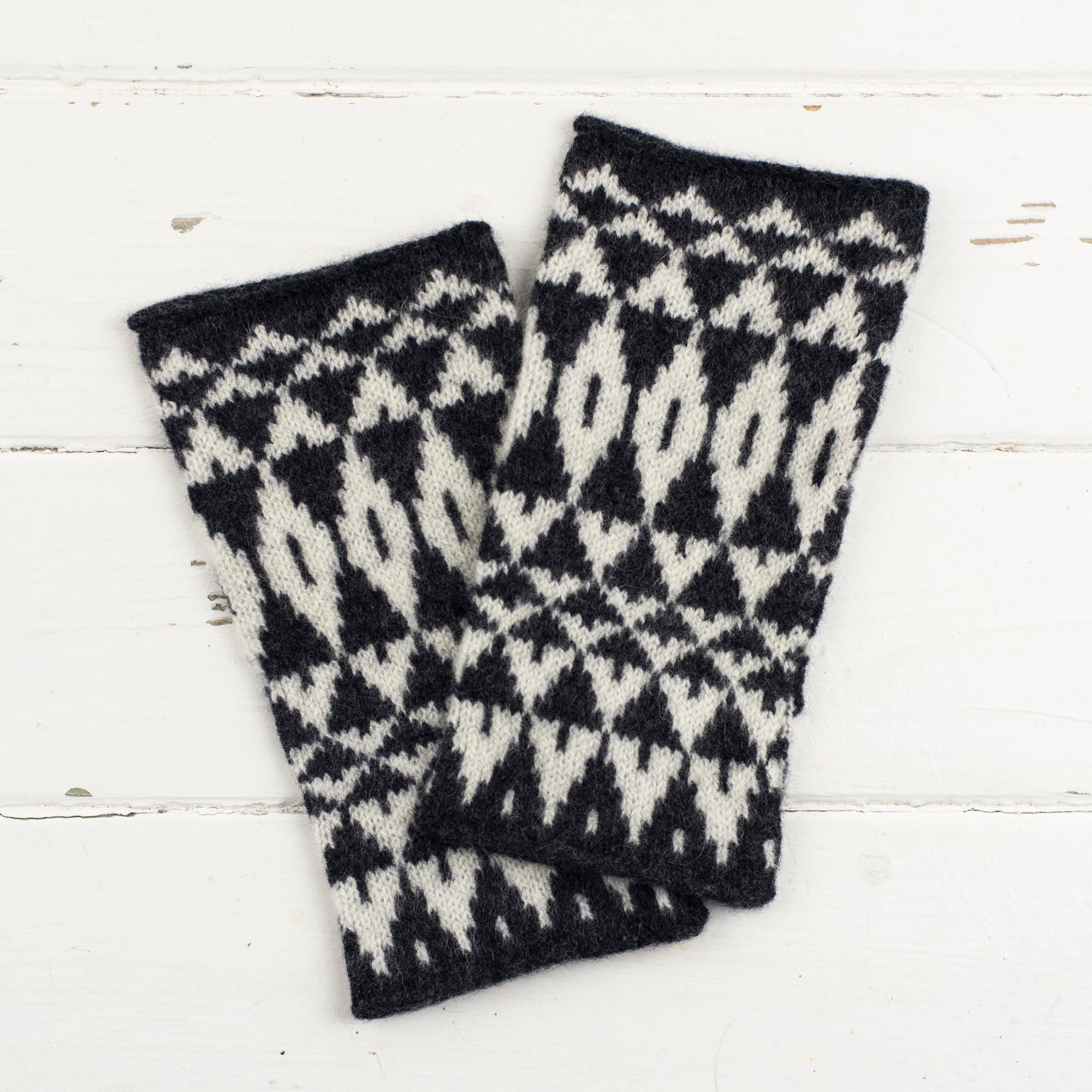 Mirror wristwarmers - monochrome (MADE TO ORDER)